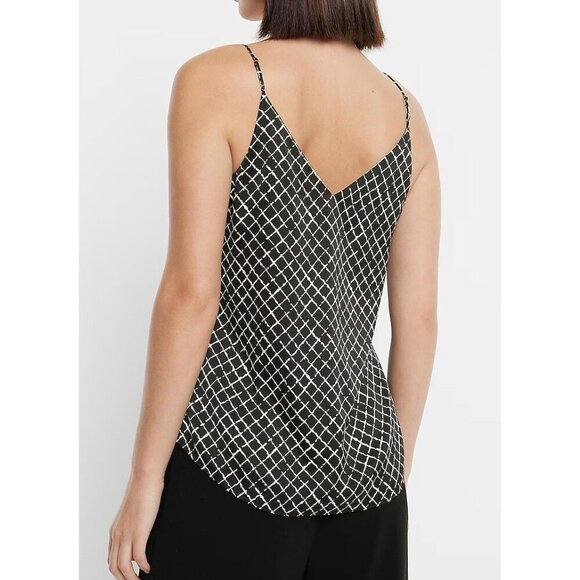 Express Women’s Printed V-Neck Downtown Cami Black Print Size XS NWT $44 - Picture 2 of 16